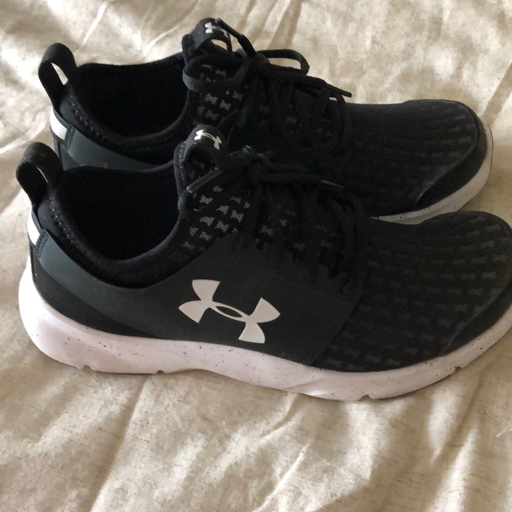 Under Armour tennis shoes